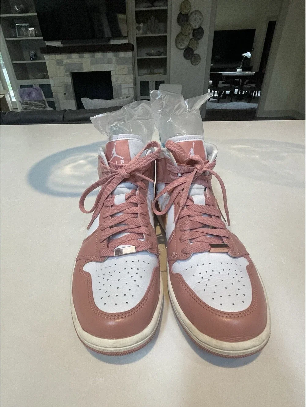 Nike Air Jordan 1 Mid FB9892-670 Pink White Bronze Men’s Size 8.5
